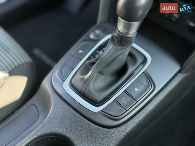 Красный Хендай Kona, объемом двигателя 2 л и пробегом 105 тыс. км за 14900 $, фото 15 на Automoto.ua