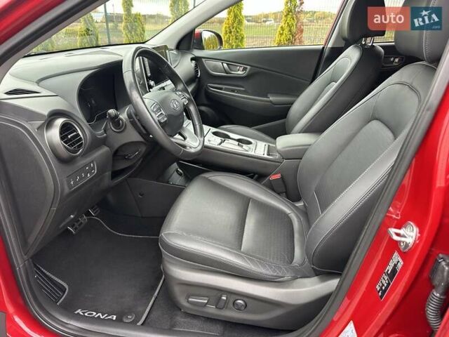 Красный Хендай Kona, объемом двигателя 0 л и пробегом 110 тыс. км за 16700 $, фото 18 на Automoto.ua