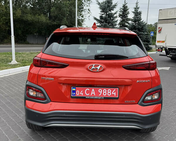 Красный Хендай Kona, объемом двигателя 0 л и пробегом 99 тыс. км за 16900 $, фото 26 на Automoto.ua
