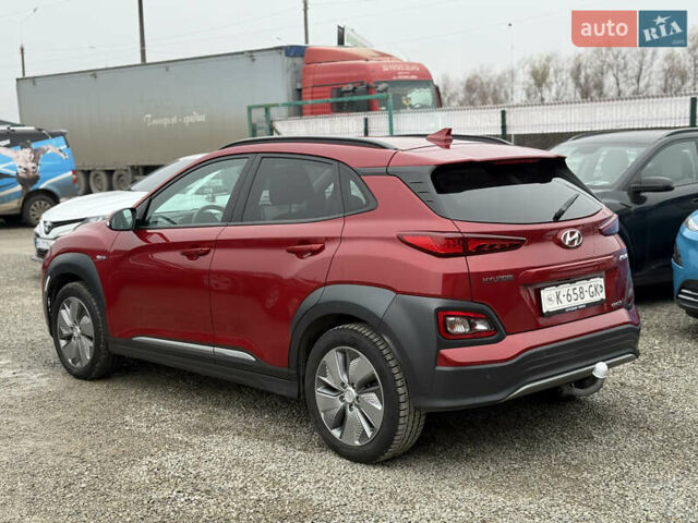 Красный Хендай Kona, объемом двигателя 0 л и пробегом 83 тыс. км за 17700 $, фото 5 на Automoto.ua