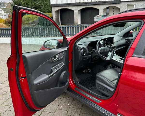 Красный Хендай Kona, объемом двигателя 0 л и пробегом 90 тыс. км за 14000 $, фото 22 на Automoto.ua