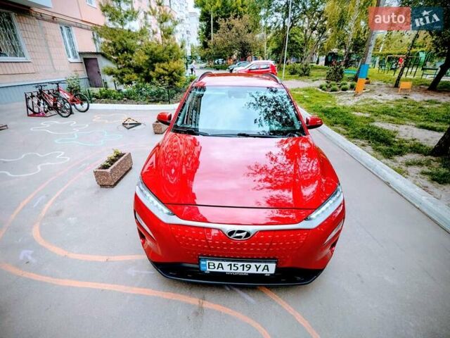 Красный Хендай Kona, объемом двигателя 0 л и пробегом 154 тыс. км за 17200 $, фото 7 на Automoto.ua