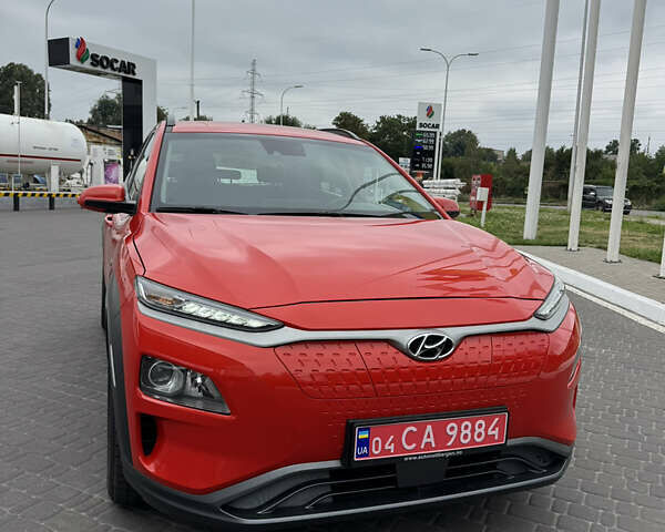 Красный Хендай Kona, объемом двигателя 0 л и пробегом 99 тыс. км за 16900 $, фото 31 на Automoto.ua