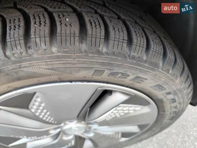 Червоний Хендай Kona, об'ємом двигуна 0 л та пробігом 125 тис. км за 17999 $, фото 15 на Automoto.ua