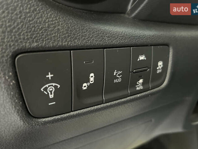 Червоний Хендай Kona, об'ємом двигуна 0 л та пробігом 103 тис. км за 18000 $, фото 16 на Automoto.ua