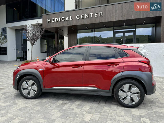 Красный Хендай Kona, объемом двигателя 0 л и пробегом 93 тыс. км за 18200 $, фото 3 на Automoto.ua