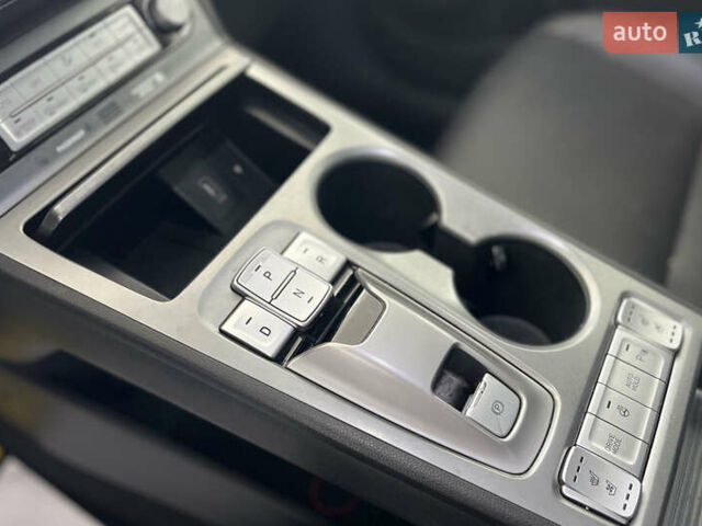 Червоний Хендай Kona, об'ємом двигуна 0 л та пробігом 103 тис. км за 18000 $, фото 17 на Automoto.ua