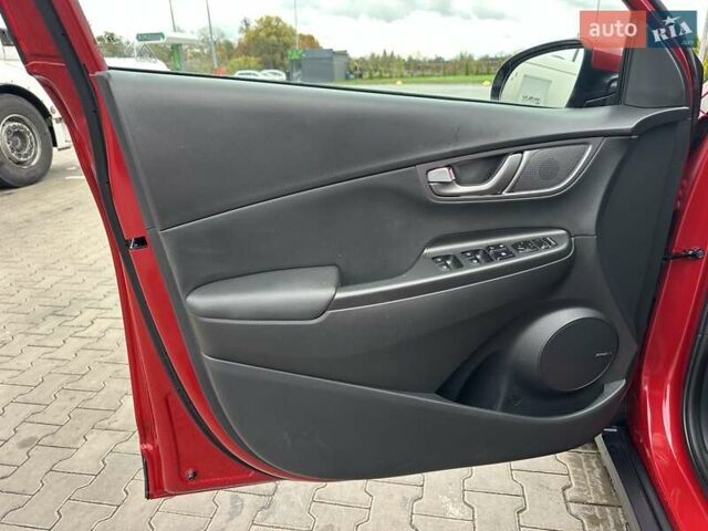 Красный Хендай Kona, объемом двигателя 0 л и пробегом 153 тыс. км за 16190 $, фото 15 на Automoto.ua