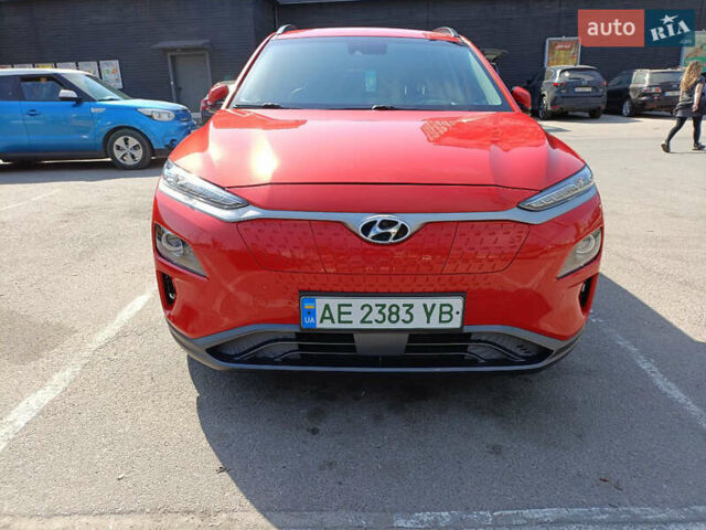 Красный Хендай Kona, объемом двигателя 0 л и пробегом 146 тыс. км за 20500 $, фото 1 на Automoto.ua