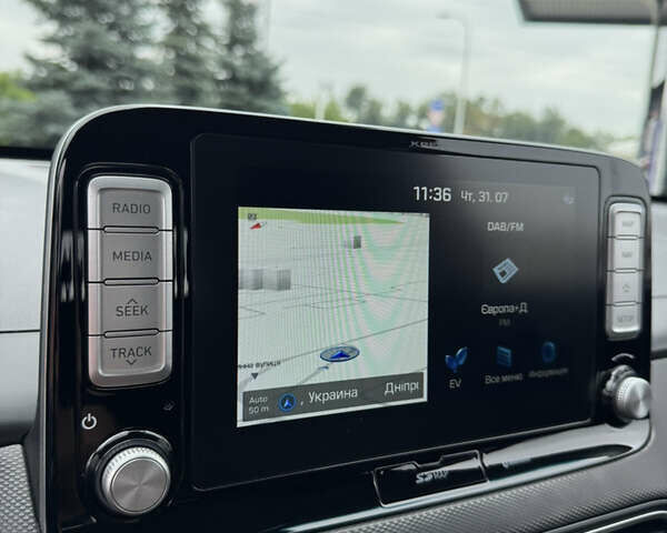Красный Хендай Kona, объемом двигателя 0 л и пробегом 99 тыс. км за 16900 $, фото 14 на Automoto.ua