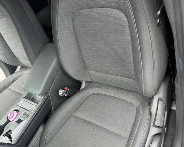 Красный Хендай Kona, объемом двигателя 0 л и пробегом 93 тыс. км за 18200 $, фото 9 на Automoto.ua