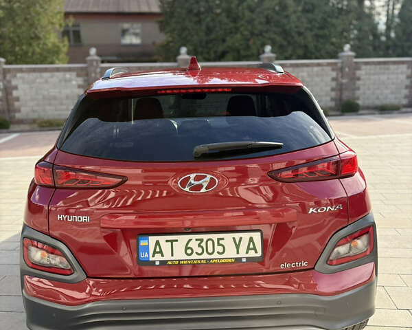 Красный Хендай Kona, объемом двигателя 0 л и пробегом 71 тыс. км за 17899 $, фото 4 на Automoto.ua