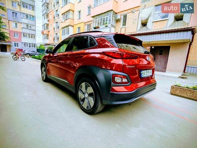 Красный Хендай Kona, объемом двигателя 0 л и пробегом 154 тыс. км за 17200 $, фото 6 на Automoto.ua