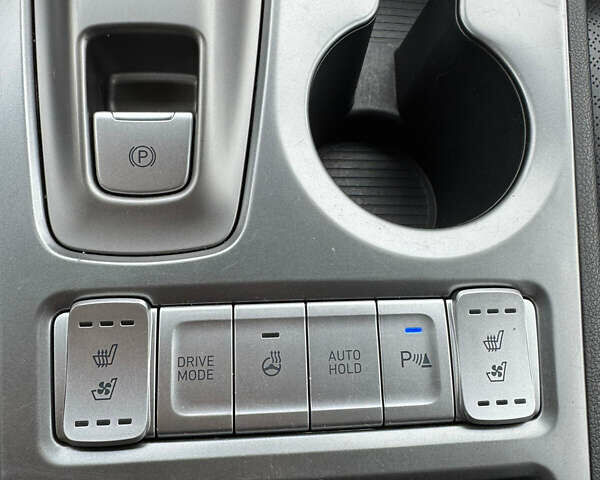 Красный Хендай Kona, объемом двигателя 0 л и пробегом 90 тыс. км за 14000 $, фото 27 на Automoto.ua