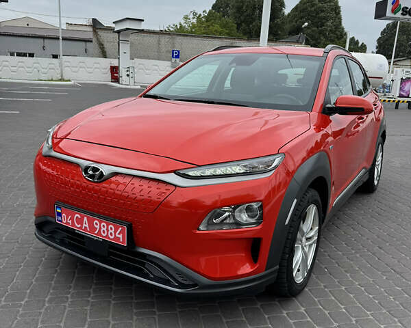 Красный Хендай Kona, объемом двигателя 0 л и пробегом 99 тыс. км за 16900 $, фото 30 на Automoto.ua