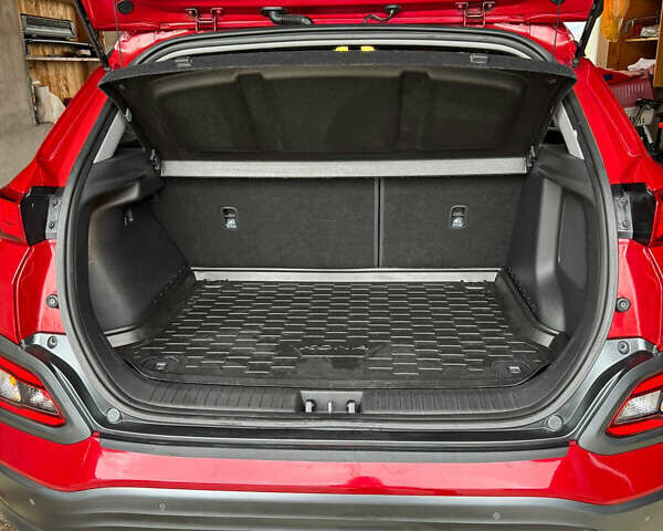 Красный Хендай Kona, объемом двигателя 0 л и пробегом 90 тыс. км за 14000 $, фото 7 на Automoto.ua