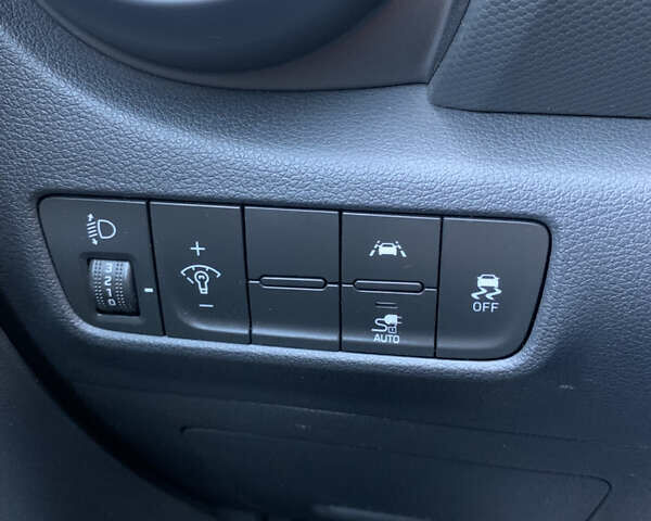 Красный Хендай Kona, объемом двигателя 0 л и пробегом 73 тыс. км за 17000 $, фото 30 на Automoto.ua