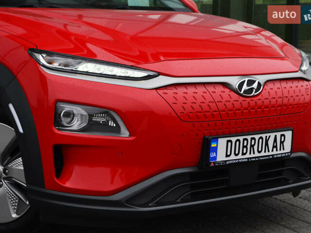 Красный Хендай Kona, объемом двигателя 0 л и пробегом 70 тыс. км за 19917 $, фото 3 на Automoto.ua