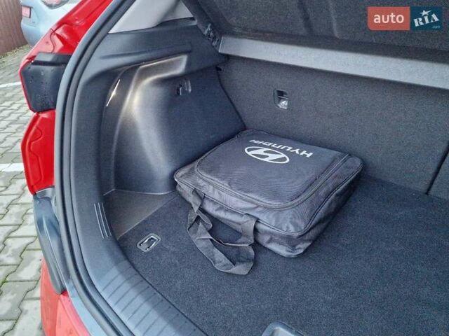 Красный Хендай Kona, объемом двигателя 0 л и пробегом 104 тыс. км за 17800 $, фото 54 на Automoto.ua