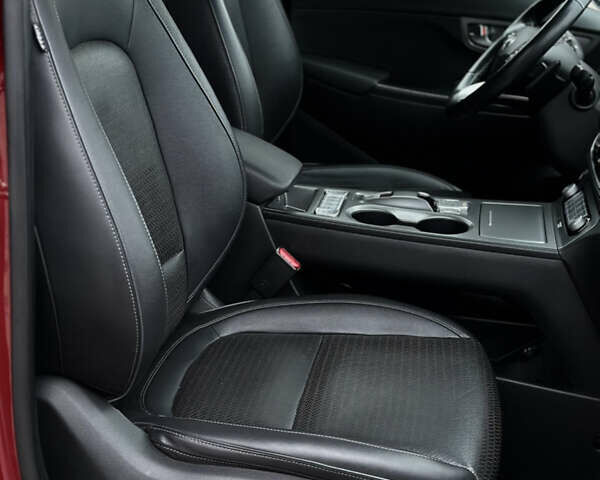 Красный Хендай Kona, объемом двигателя 0 л и пробегом 135 тыс. км за 17990 $, фото 57 на Automoto.ua