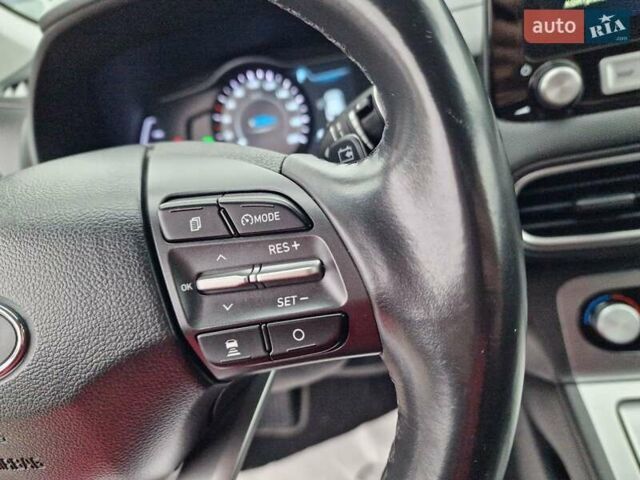 Червоний Хендай Kona, об'ємом двигуна 0 л та пробігом 79 тис. км за 16200 $, фото 30 на Automoto.ua