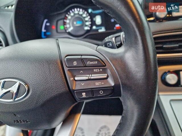 Красный Хендай Kona, объемом двигателя 0 л и пробегом 101 тыс. км за 16200 $, фото 29 на Automoto.ua