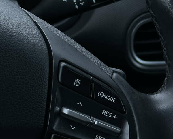 Красный Хендай Kona, объемом двигателя 0 л и пробегом 135 тыс. км за 17990 $, фото 47 на Automoto.ua