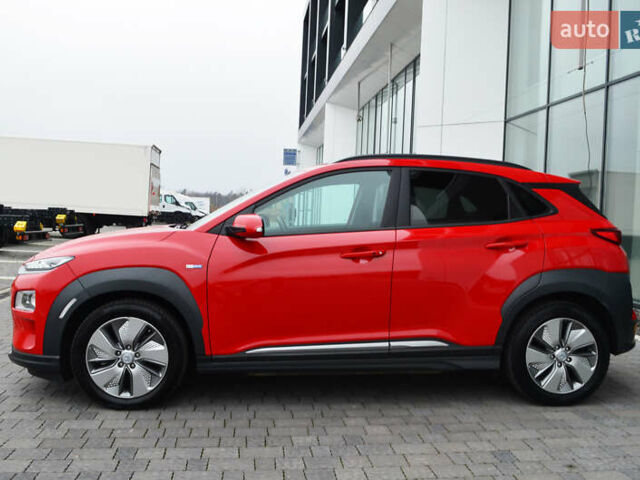 Красный Хендай Kona, объемом двигателя 0 л и пробегом 70 тыс. км за 19917 $, фото 5 на Automoto.ua