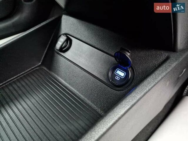 Червоний Хендай Kona, об'ємом двигуна 0 л та пробігом 79 тис. км за 16200 $, фото 38 на Automoto.ua