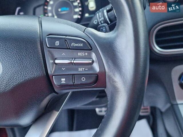 Красный Хендай Kona, объемом двигателя 0 л и пробегом 104 тыс. км за 17800 $, фото 33 на Automoto.ua