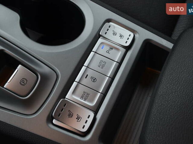 Красный Хендай Kona, объемом двигателя 0 л и пробегом 70 тыс. км за 19917 $, фото 24 на Automoto.ua