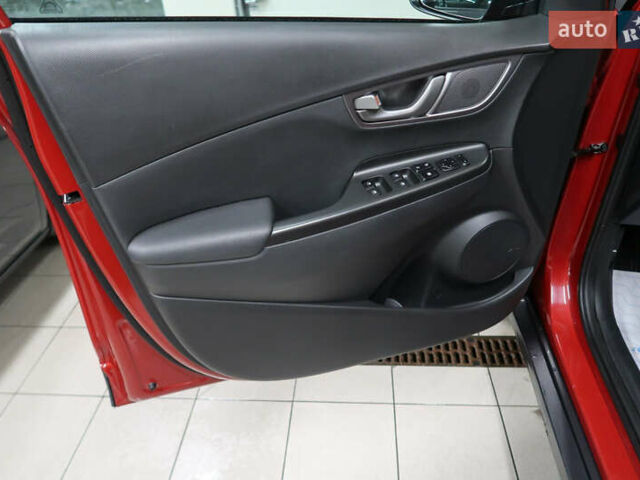 Красный Хендай Kona, объемом двигателя 0 л и пробегом 53 тыс. км за 15521 $, фото 14 на Automoto.ua