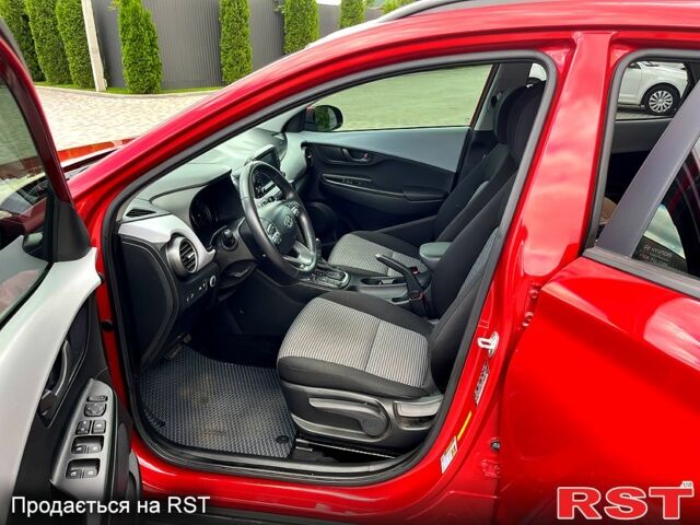Красный Хендай Kona, объемом двигателя 2 л и пробегом 75 тыс. км за 17300 $, фото 3 на Automoto.ua