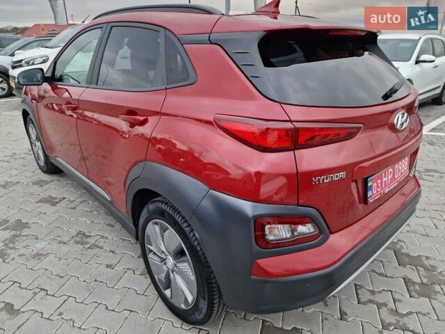 Красный Хендай Kona, объемом двигателя 0 л и пробегом 101 тыс. км за 16200 $, фото 7 на Automoto.ua