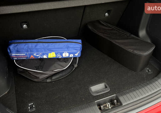 Красный Хендай Kona, объемом двигателя 0 л и пробегом 70 тыс. км за 19917 $, фото 33 на Automoto.ua