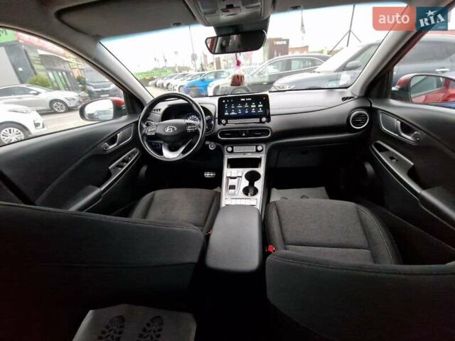 Червоний Хендай Kona, об'ємом двигуна 0 л та пробігом 79 тис. км за 16200 $, фото 46 на Automoto.ua