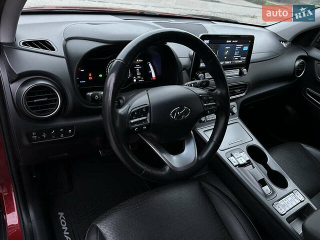 Красный Хендай Kona, объемом двигателя 0 л и пробегом 135 тыс. км за 17990 $, фото 35 на Automoto.ua