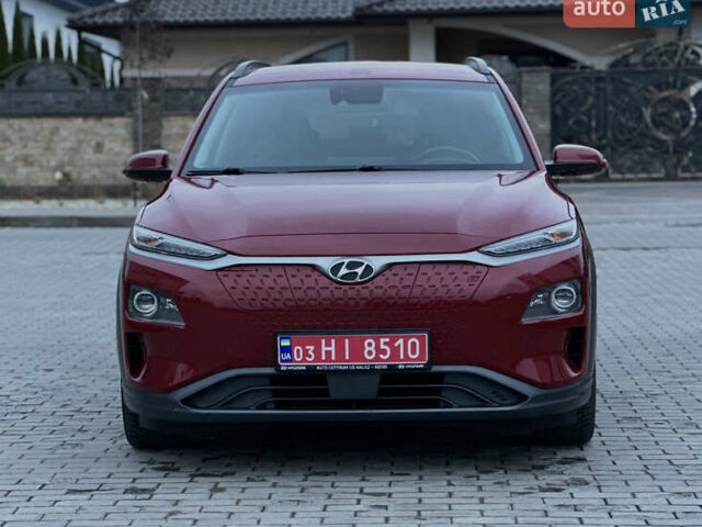 Красный Хендай Kona, объемом двигателя 0 л и пробегом 135 тыс. км за 17990 $, фото 1 на Automoto.ua