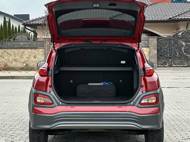 Красный Хендай Kona, объемом двигателя 0 л и пробегом 135 тыс. км за 17990 $, фото 20 на Automoto.ua