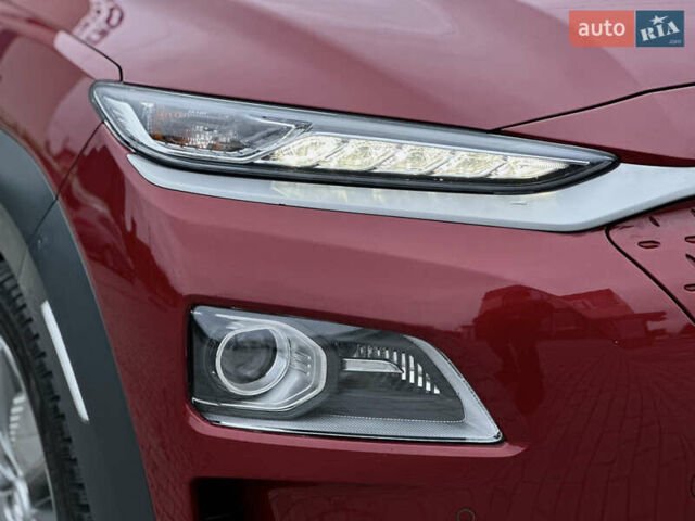 Красный Хендай Kona, объемом двигателя 0 л и пробегом 135 тыс. км за 17990 $, фото 18 на Automoto.ua