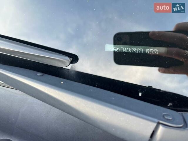 Червоний Хендай Kona, об'ємом двигуна 0 л та пробігом 57 тис. км за 16999 $, фото 15 на Automoto.ua