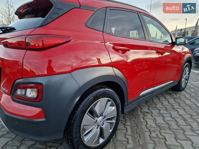 Красный Хендай Kona, объемом двигателя 0 л и пробегом 104 тыс. км за 17800 $, фото 13 на Automoto.ua