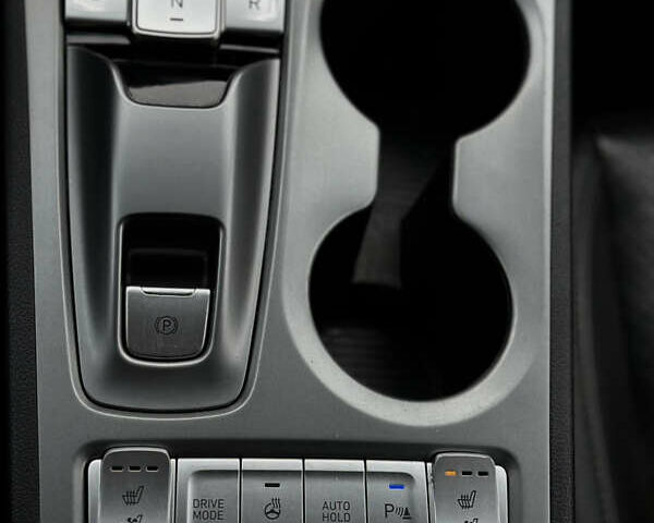 Красный Хендай Kona, объемом двигателя 0 л и пробегом 135 тыс. км за 17990 $, фото 42 на Automoto.ua