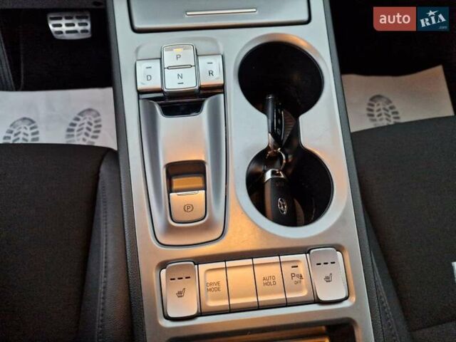 Красный Хендай Kona, объемом двигателя 0 л и пробегом 101 тыс. км за 16200 $, фото 38 на Automoto.ua