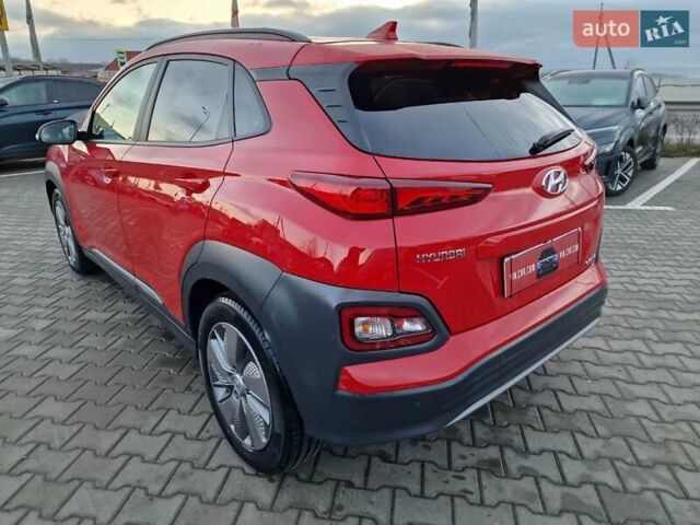 Красный Хендай Kona, объемом двигателя 0 л и пробегом 104 тыс. км за 17800 $, фото 2 на Automoto.ua