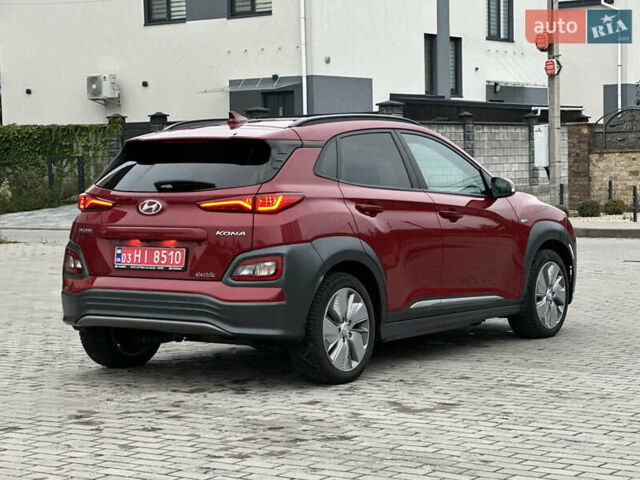 Красный Хендай Kona, объемом двигателя 0 л и пробегом 135 тыс. км за 17990 $, фото 5 на Automoto.ua