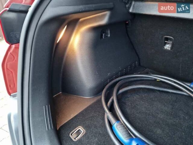 Красный Хендай Kona, объемом двигателя 0 л и пробегом 101 тыс. км за 16200 $, фото 46 на Automoto.ua