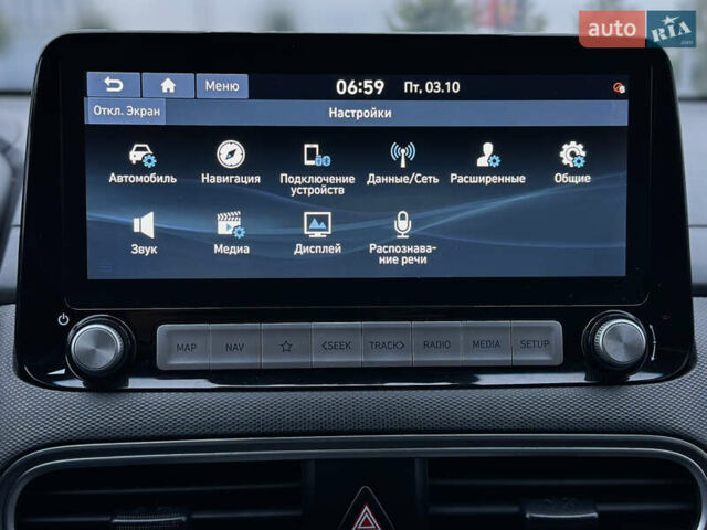 Красный Хендай Kona, объемом двигателя 0 л и пробегом 135 тыс. км за 17990 $, фото 64 на Automoto.ua