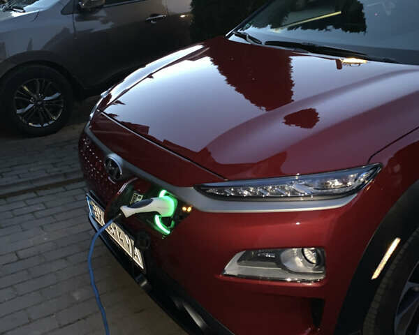 Красный Хендай Kona, объемом двигателя 0 л и пробегом 73 тыс. км за 17000 $, фото 5 на Automoto.ua