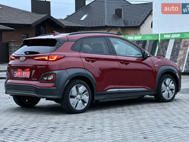 Красный Хендай Kona, объемом двигателя 0 л и пробегом 135 тыс. км за 17990 $, фото 4 на Automoto.ua